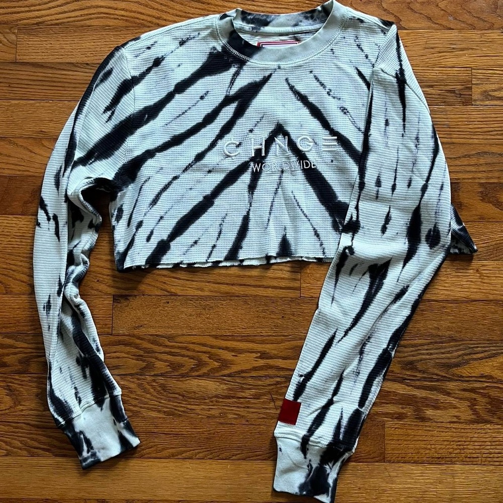 CHNGE worldwide waffle long sleeve crop top!